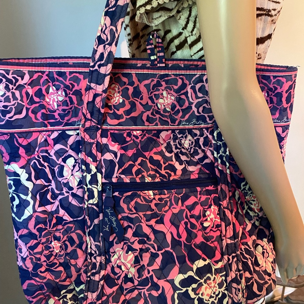 Vera Bradley Large Tote Bag 14.5” W x 14” T x 6.5” D Hot Pink/Purple Floral